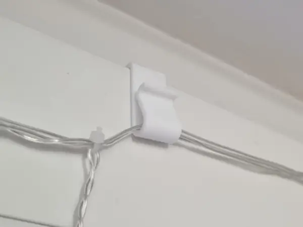 Window hook for light string