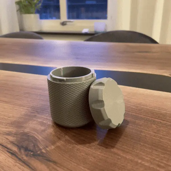 Twist lock container | No supports