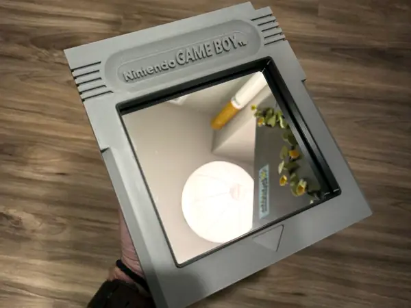 GAMEBOY Mirror