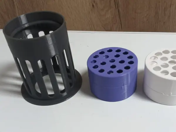 Spiral flower stem holder