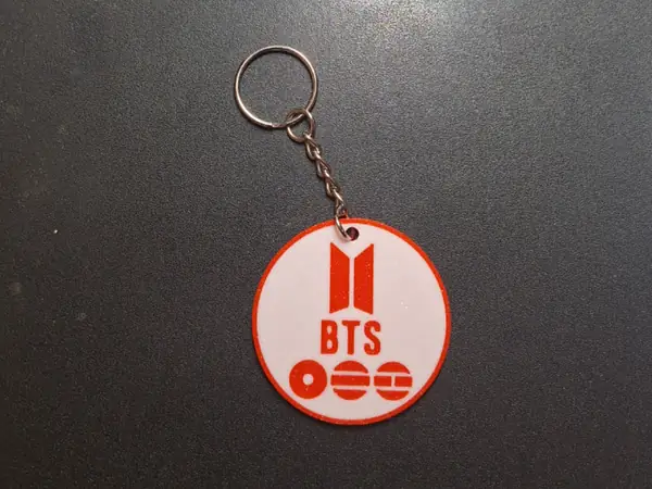 Portachiavi BTS arirang, con logo