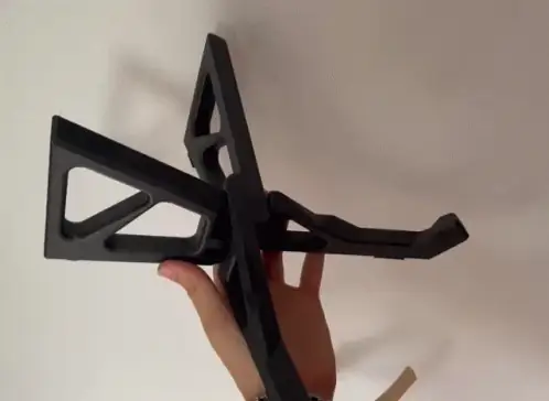 Foldable laptop stand 