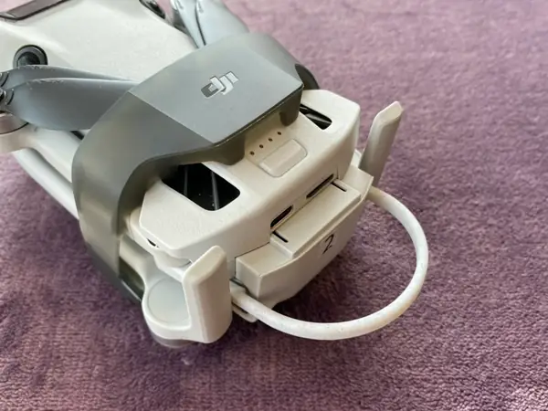DJI Mini 3/4/5 Pro Battery Removal Tool On Folded