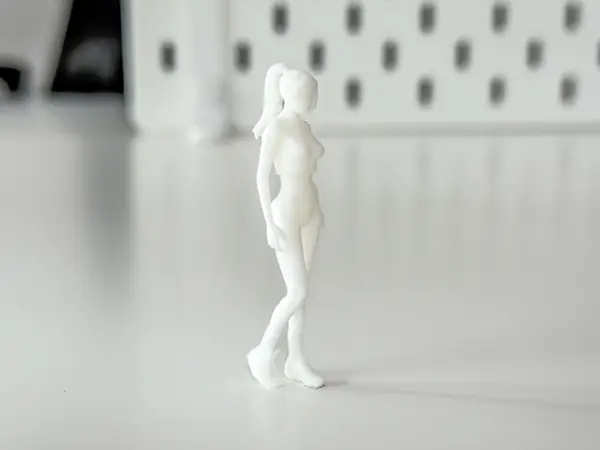 Miniature Woman/Fitness Girl for your Diorama