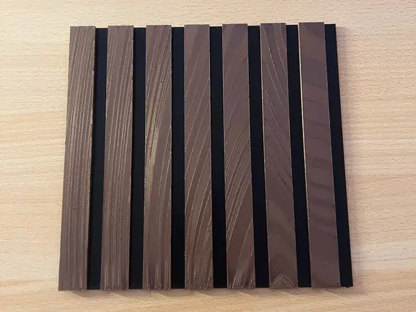 Pannello acustico decorativo effetto legno