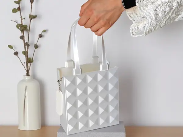 Borsa Diamond con Manico e Catena