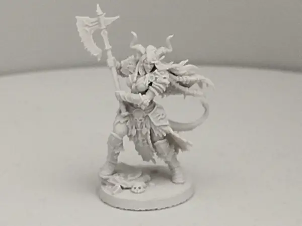 Miniatura D&D Tiefling Femmina - Berserker 45 mm