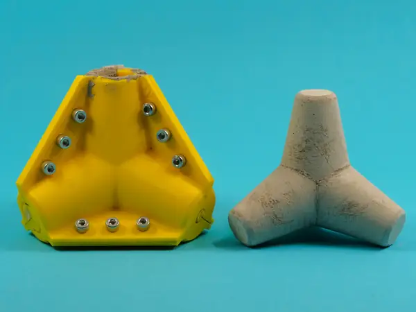 Mini Tetrapod Concrete Mold – Wave Breaker Decor