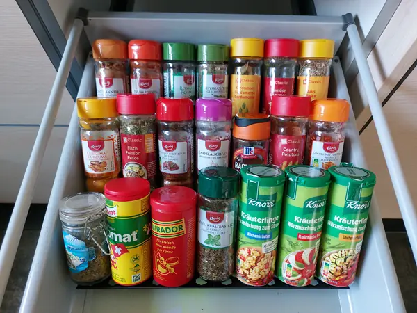 Modularer Gewürz-Organizer für Schubladen
