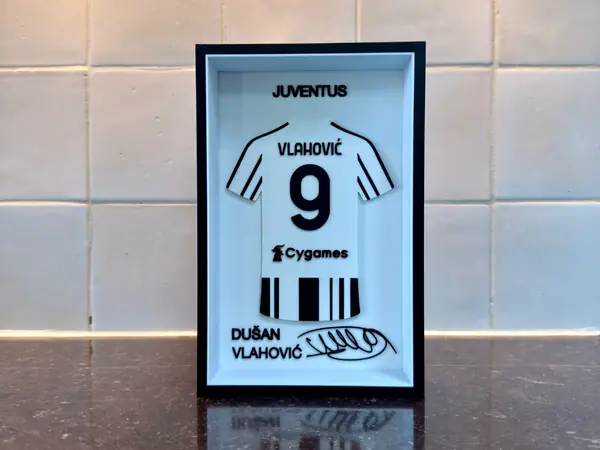Dušan Vlahović - Juventus FC - Jersey Frame