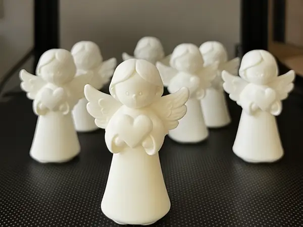 Cute White Angel With Heart