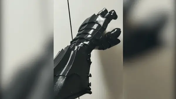 可穿戴的龙鳞手甲 | 高度灵活自由