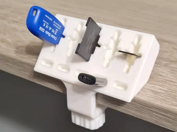 Multi memory card desk holder