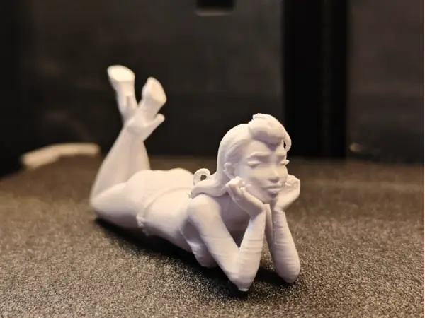 Pinup Gilr Liegende Frau 