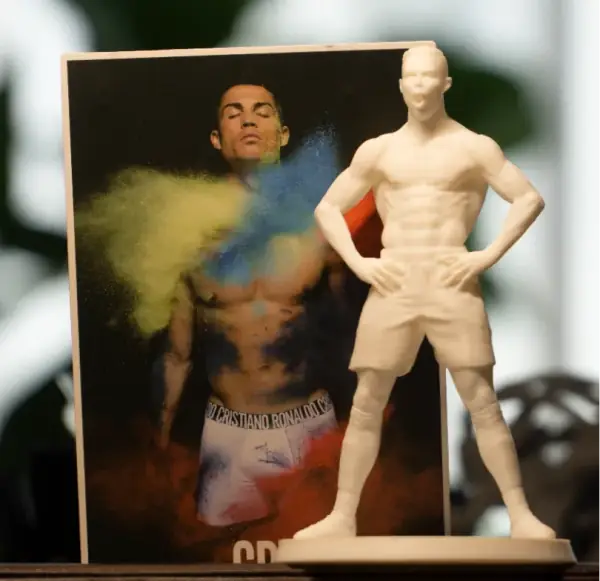 C罗 CR7 罗纳尔多 立像模型