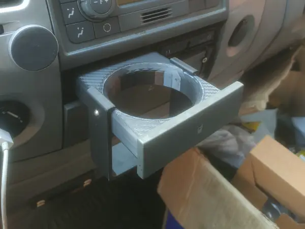 Reinforced cup holder for a GAZelle