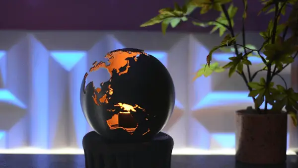 Levitating Globe - Magnetic Levitation DIY Kit