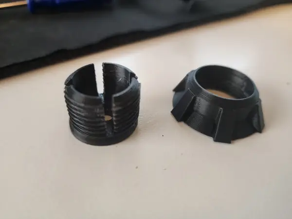 Ball socket with locking nut 