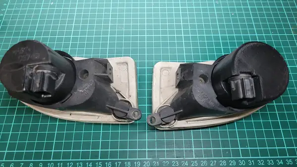Fog light cover Left Ford Focus Mk1