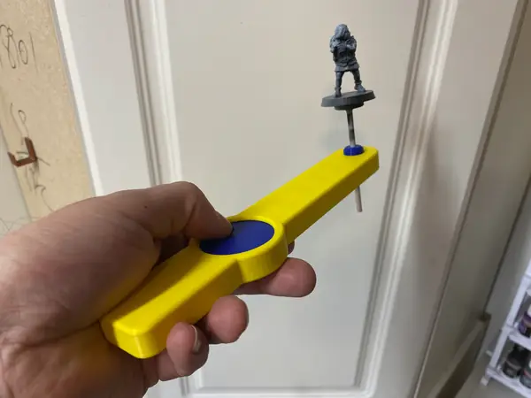 Rotating Painting Tool for Miniatures