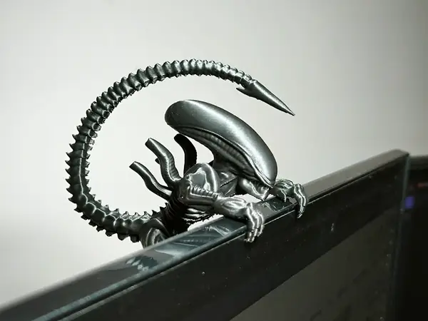 Monitor Alien 