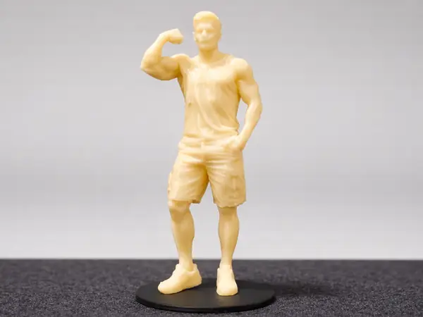 Männerfigur in sportlicher Pose für LGB 1:22,5