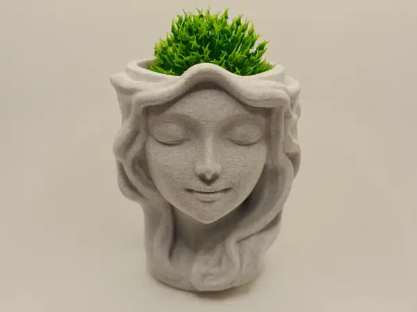 Blumentopf mit Frauengesicht – elegante Deko