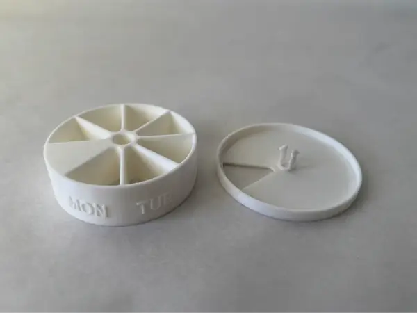 Weekly Pill Organizer (EN/DE)