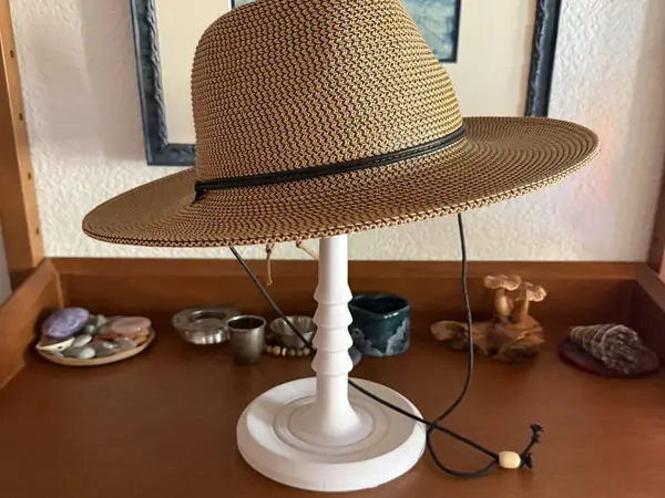 Hat Stand — Two Sizes (24 cm & 33 cm)