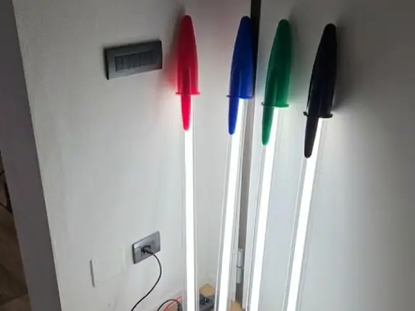 Ballpoint Pen Lamp - Bic cristal