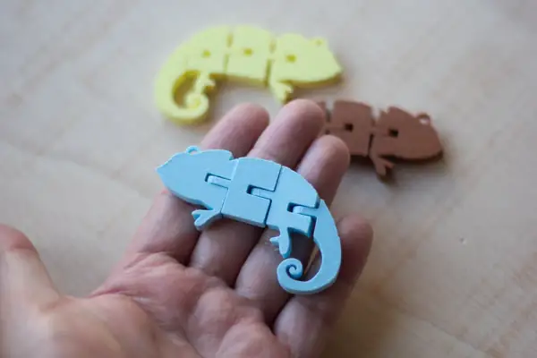 Flexi Chameleon Keychain Articulated