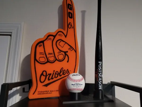 Foam Hand Stand