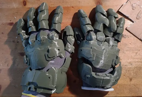 DOOM Slayer Glove improved and scaled