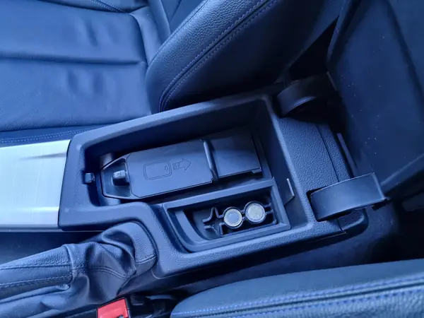 BMW F30/F31 coin holder (EURO)
