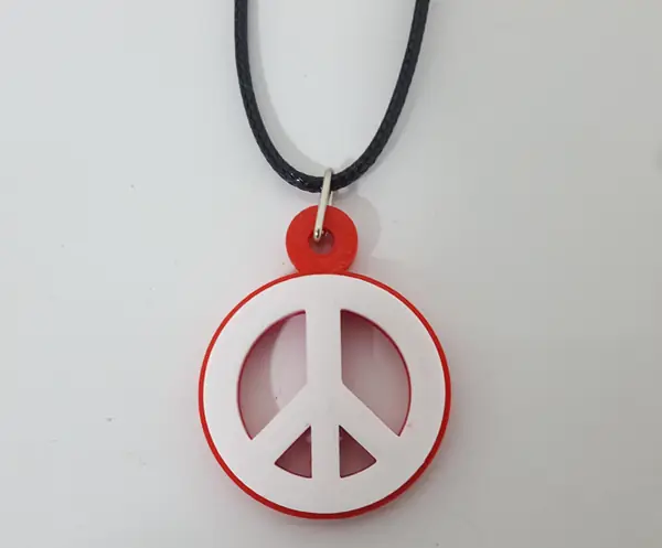 Collar con símbolo de la Paz.