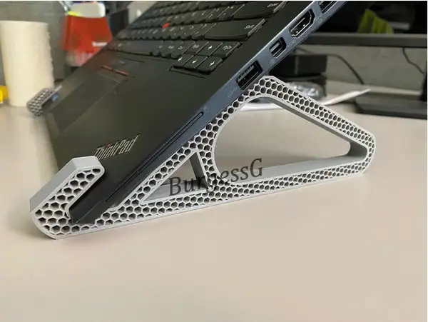 UPDATE - Vertical Laptop Stand / Take 3!