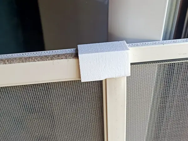 Corner for panel mosquito nets and the second version with simplified and removable assembly