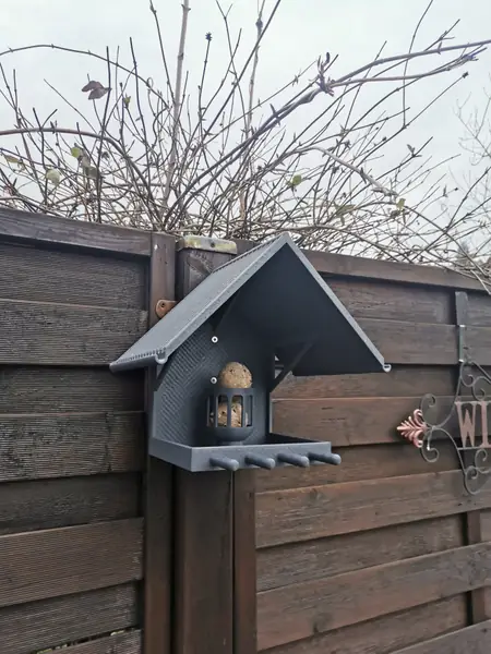 Bird feeder house