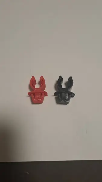 Клипса (держатель) упора капота. Hood prop rod clip (retainer).VAZ-1118 (Lada Kalina 1), VAZ-2123 (Niva Chevrolet / Travel).