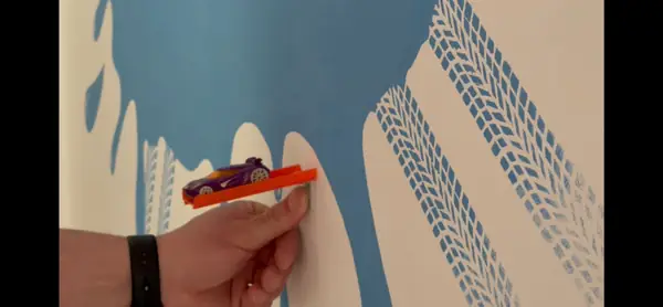 Hotwheels track wall-mount