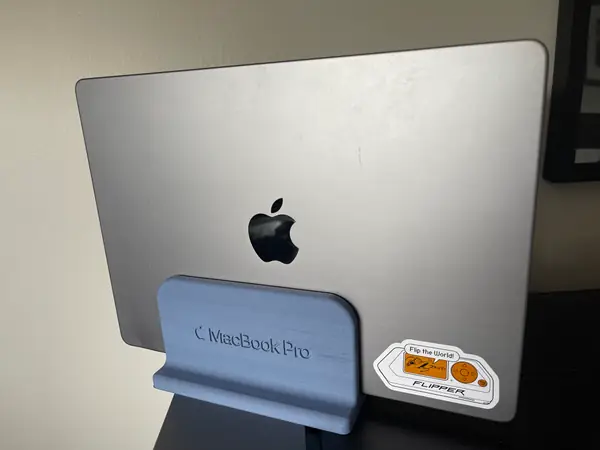 Laptop Stand - Apple MacBook Pro (M2 14")
