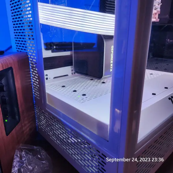 Thermaltake Tower 500 - gap cover and bottom passage cover
