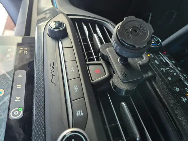 Ford Focus MK4 | Quadlock adapter for Aliexpress phone mount (2 versions)
