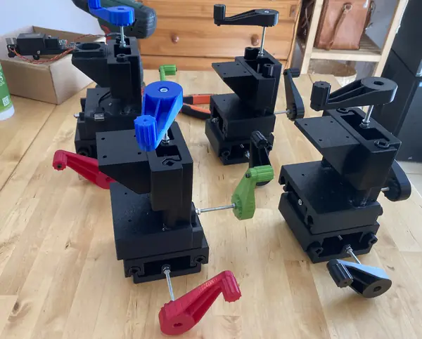 XYZ Platform for Bath Interferometers