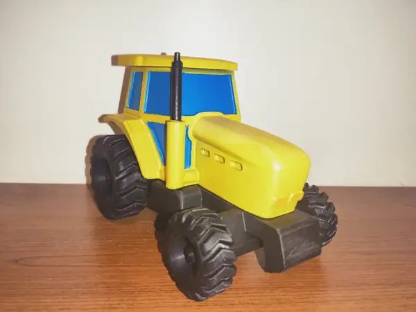 Traktor - dětská hračka