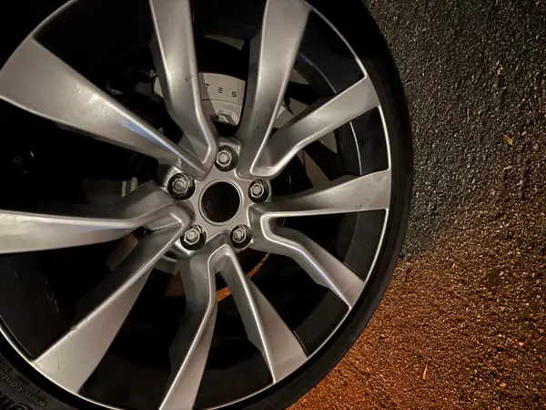 Center caps for Tesla Nova 19" rims on 2024+ Model 3 Highland