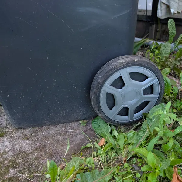 Turbo X inspired rims for garbage bin